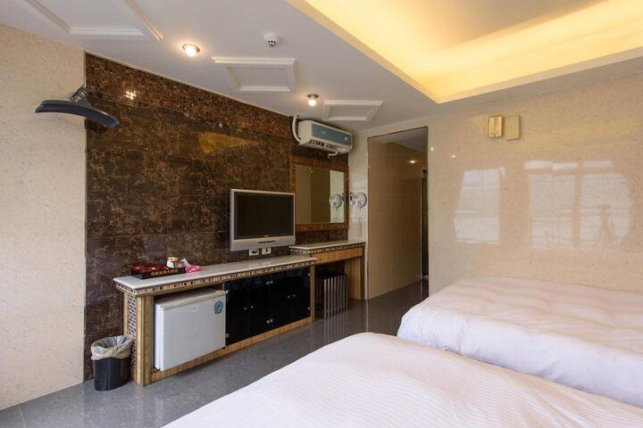 Room 18 of 41