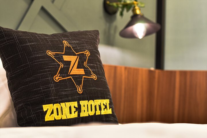 Room 27 of 46