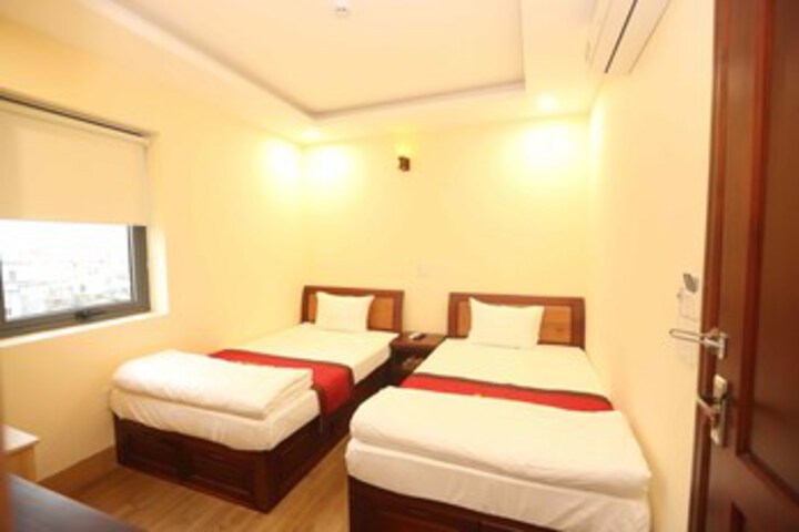 Room 21 of 34