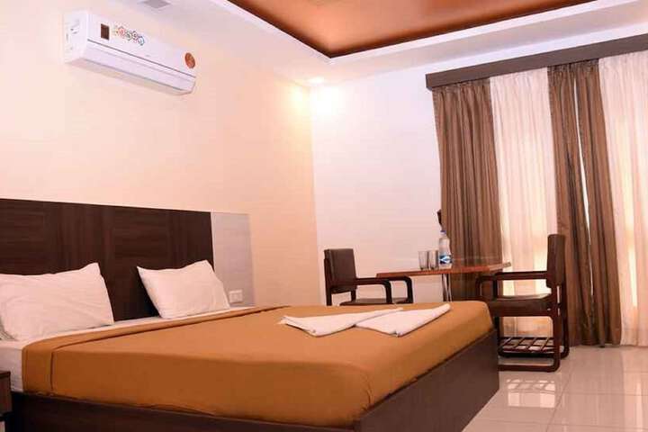Room 6 of 24