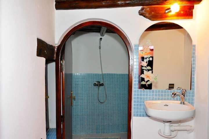 Room 15 of 26