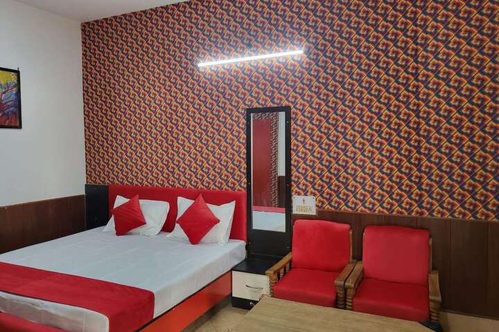 Room 3 of 9