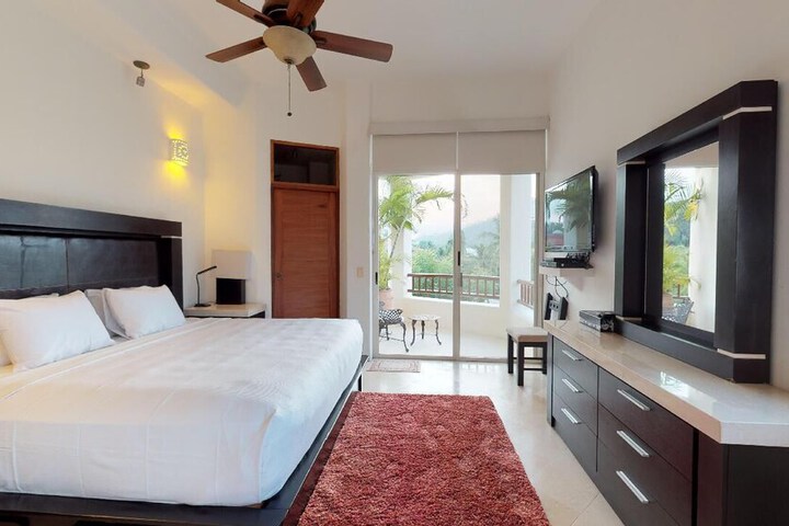 Room 3 of 26