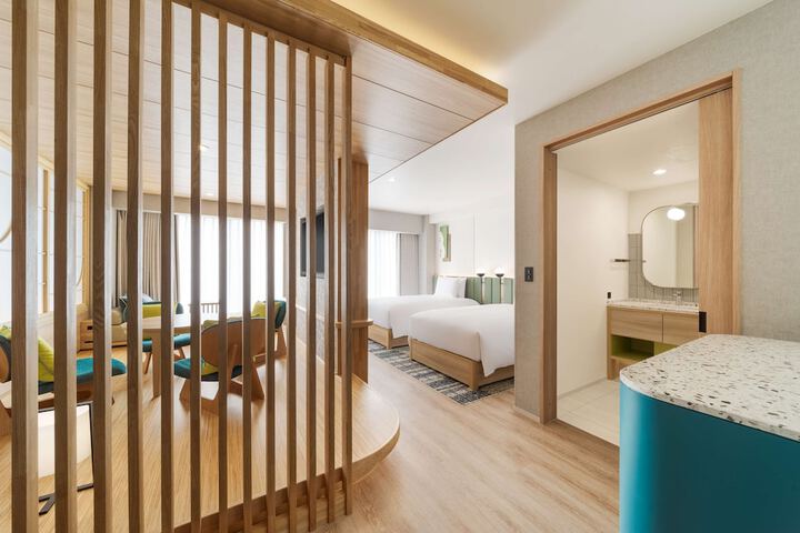 Room 7 of 65