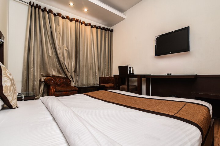 Room 13 of 22