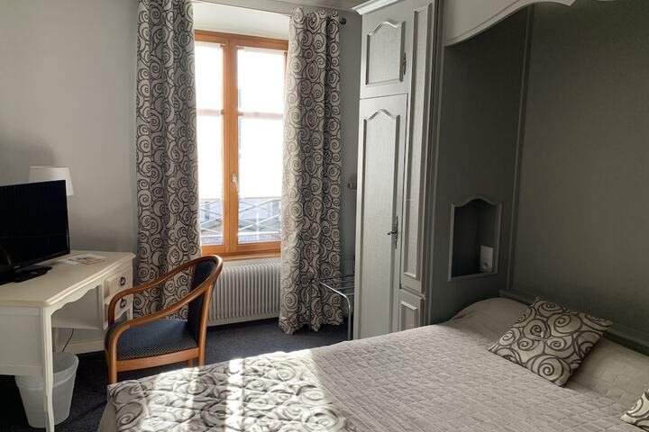 Room 13 of 31