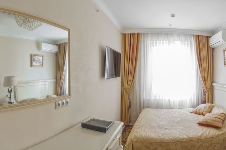 Room 2 of 79