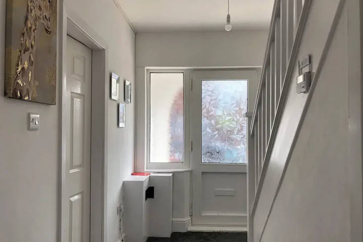 Room 12 of 19