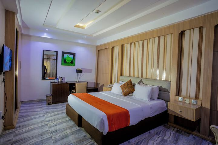 Room 43 of 81