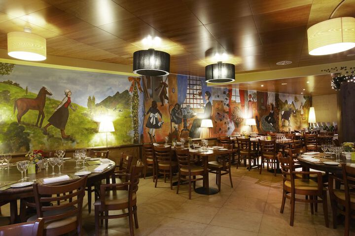 Dining 70 of 92