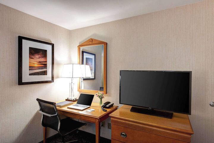 2 Double Beds (14 of 14)