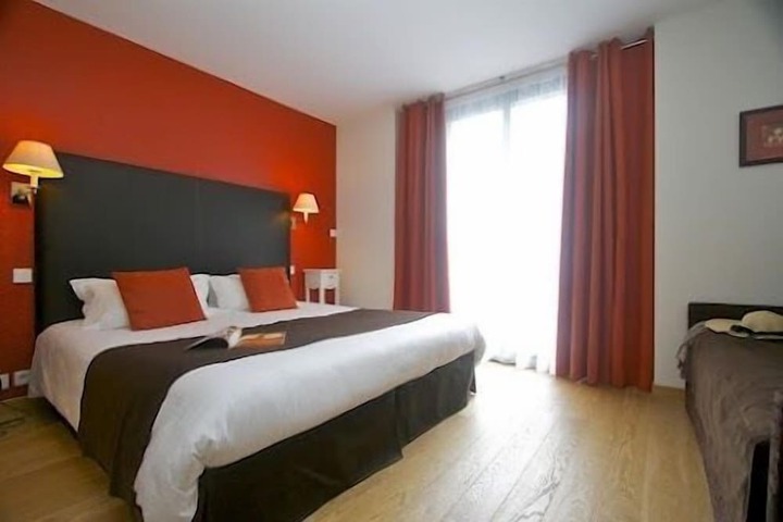 Room 4 of 50