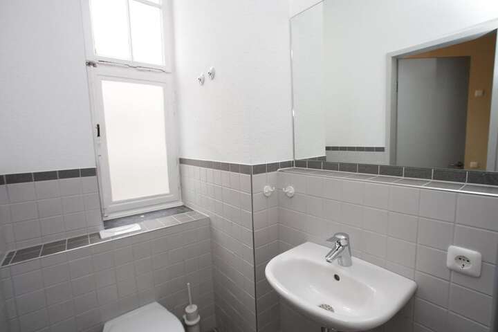 Room 16 of 37