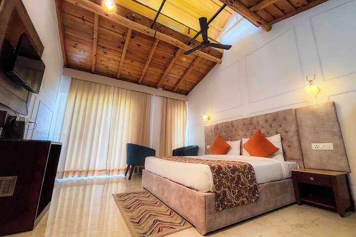 Room 4 of 15