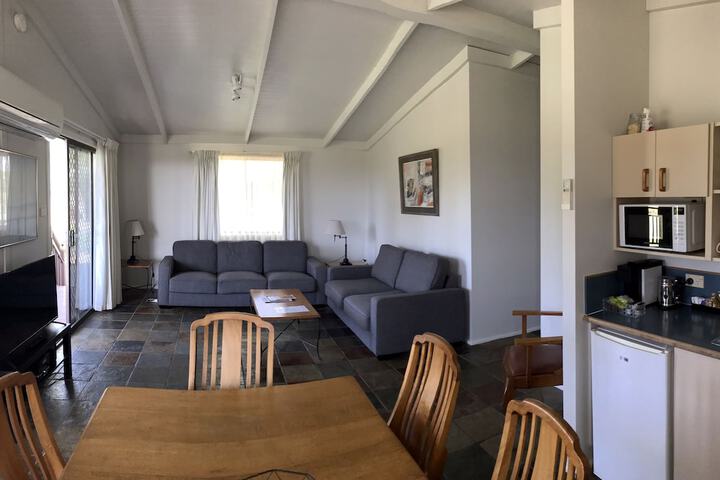Room 3 of 66