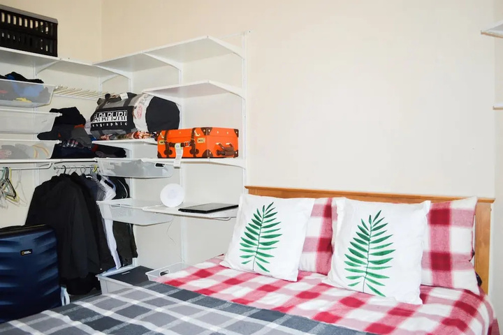 Room 2 of 20