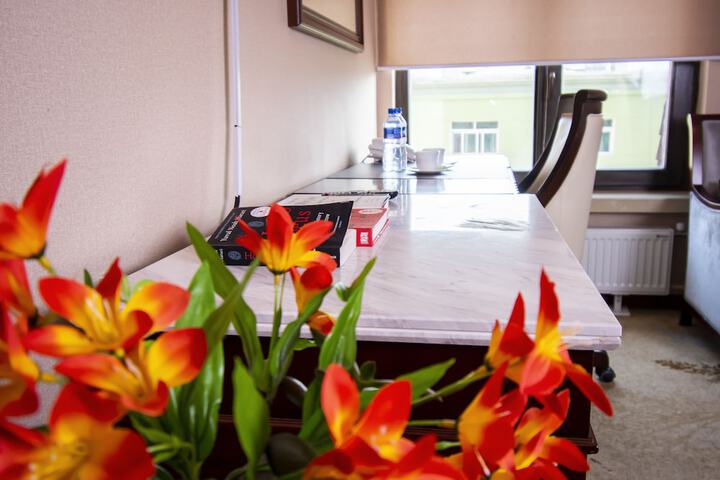 Room 2 of 68