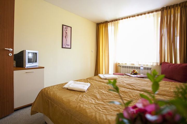 Room 9 of 24