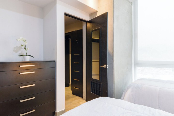 Room 43 of 224