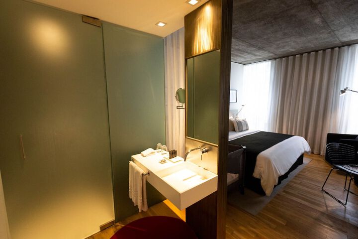 Room 20 of 136