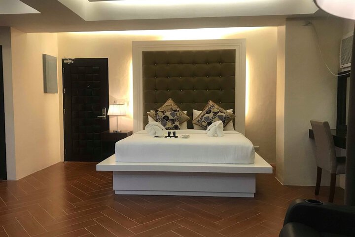 Room 11 of 63