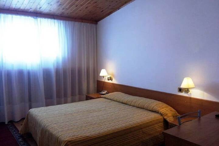 Room 4 of 34