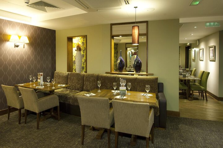 Dining 18 of 23