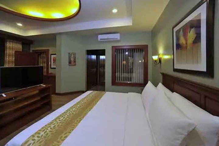 Room 47 of 90