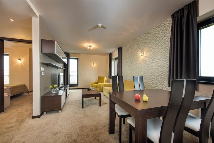 Room 73 of 126