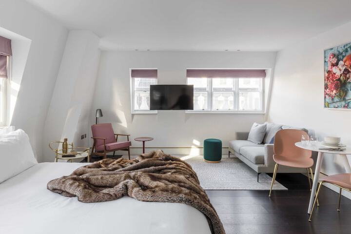 Room 16 of 46