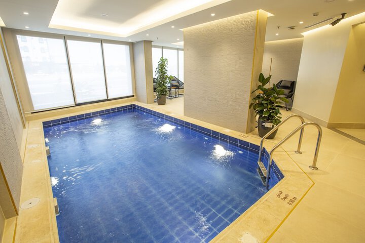 Pool 61 of 91