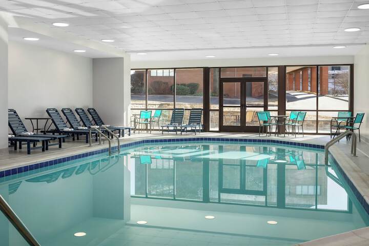 Hotel Pool