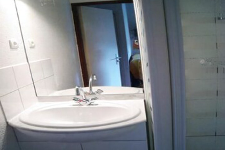 Room 2 of 7
