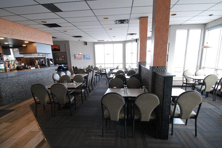 Dining 13 of 15