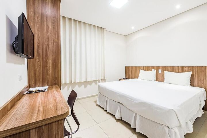 Room 33 of 74