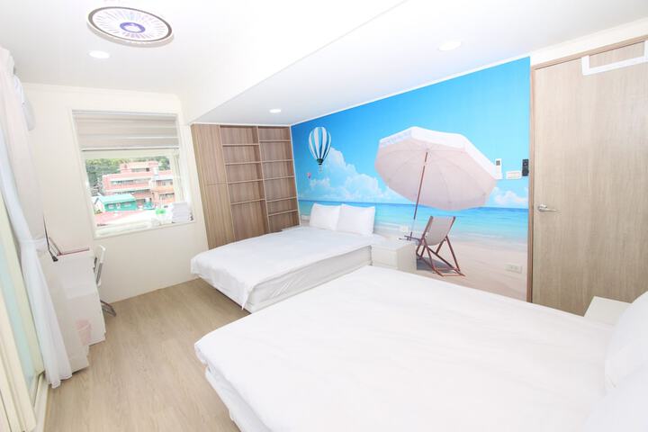 Room 161 of 246