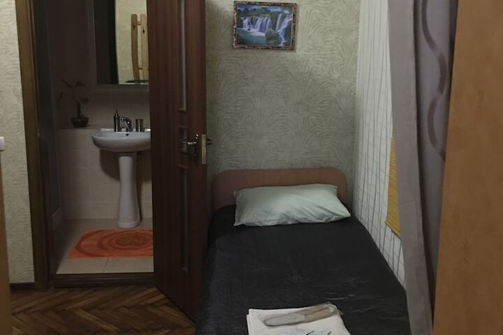 Room 12 of 68
