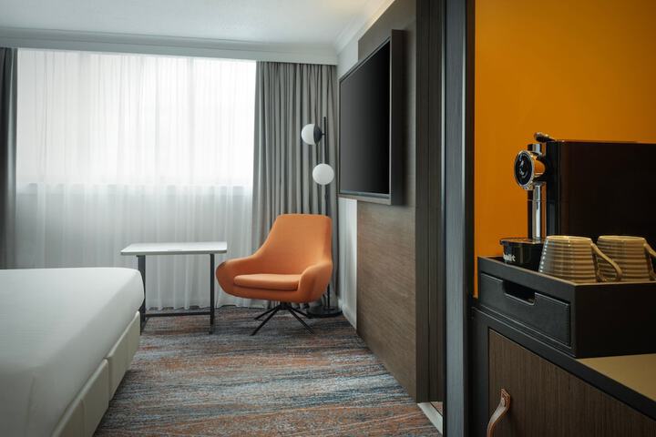 Room 21 of 90