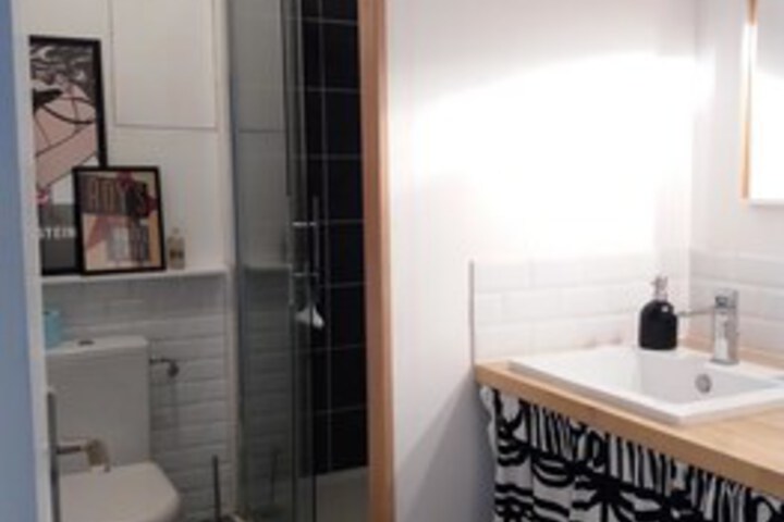 Room 3 of 28