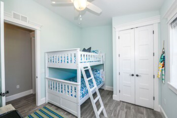 Room 21 of 25