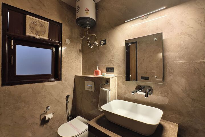 Room 50 of 73