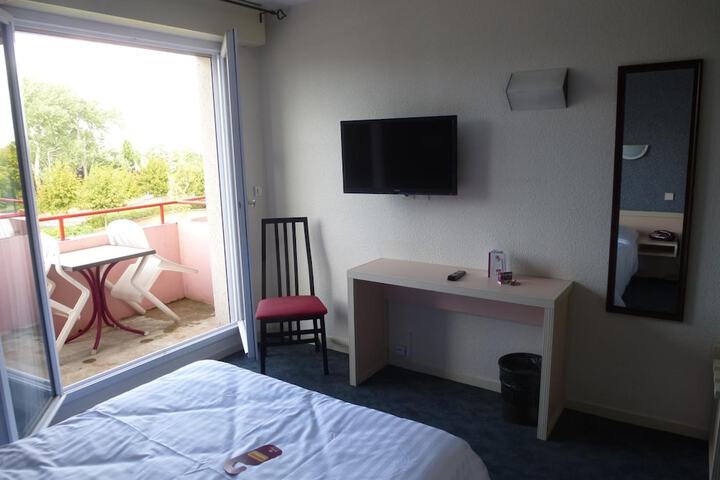 Room 16 of 33