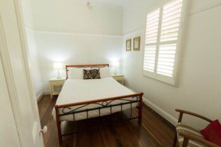 Room 10 of 36
