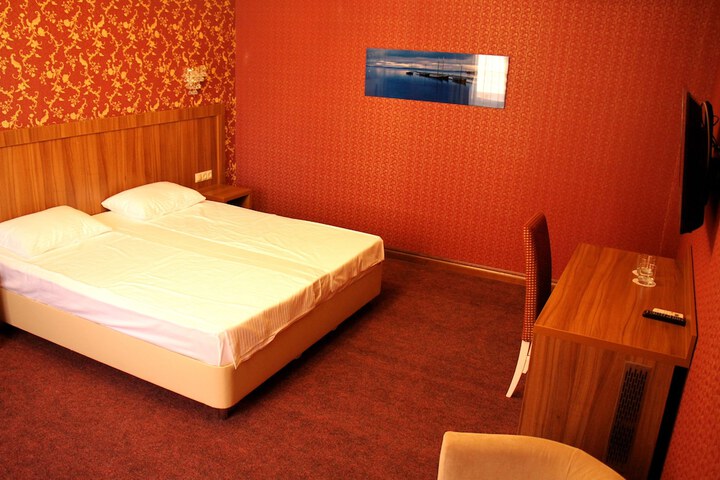 Room 38 of 43