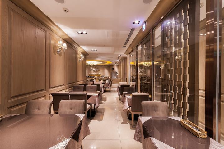 Dining Photos