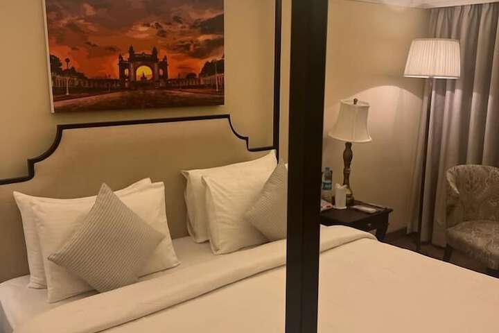 Room 18 of 81