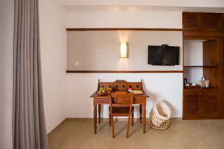 Room 13 of 50
