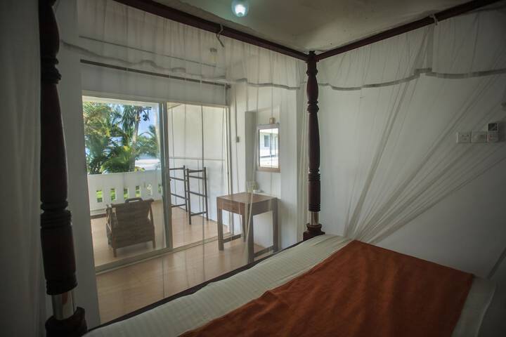 Room 3 of 70