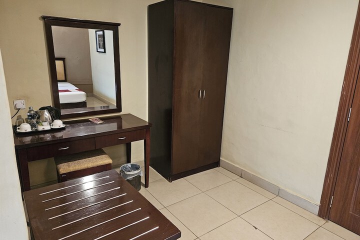 Room 10 of 53