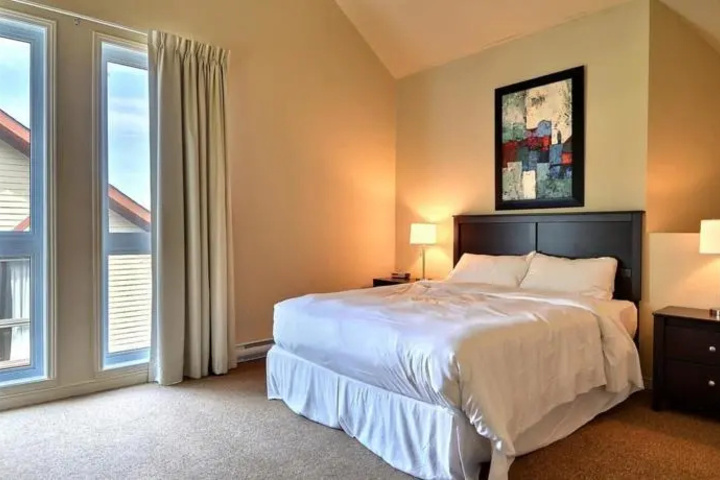 Room 4 of 27